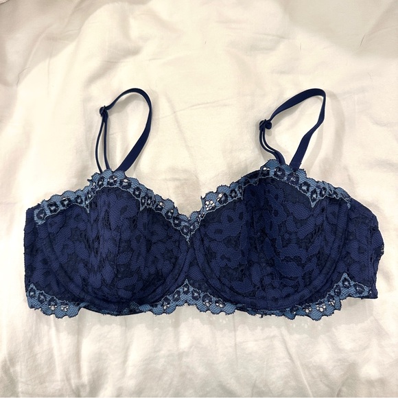 Victoria’s Secret Lace Bra - Picture 1 of 2